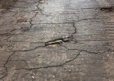 cracked-driveway